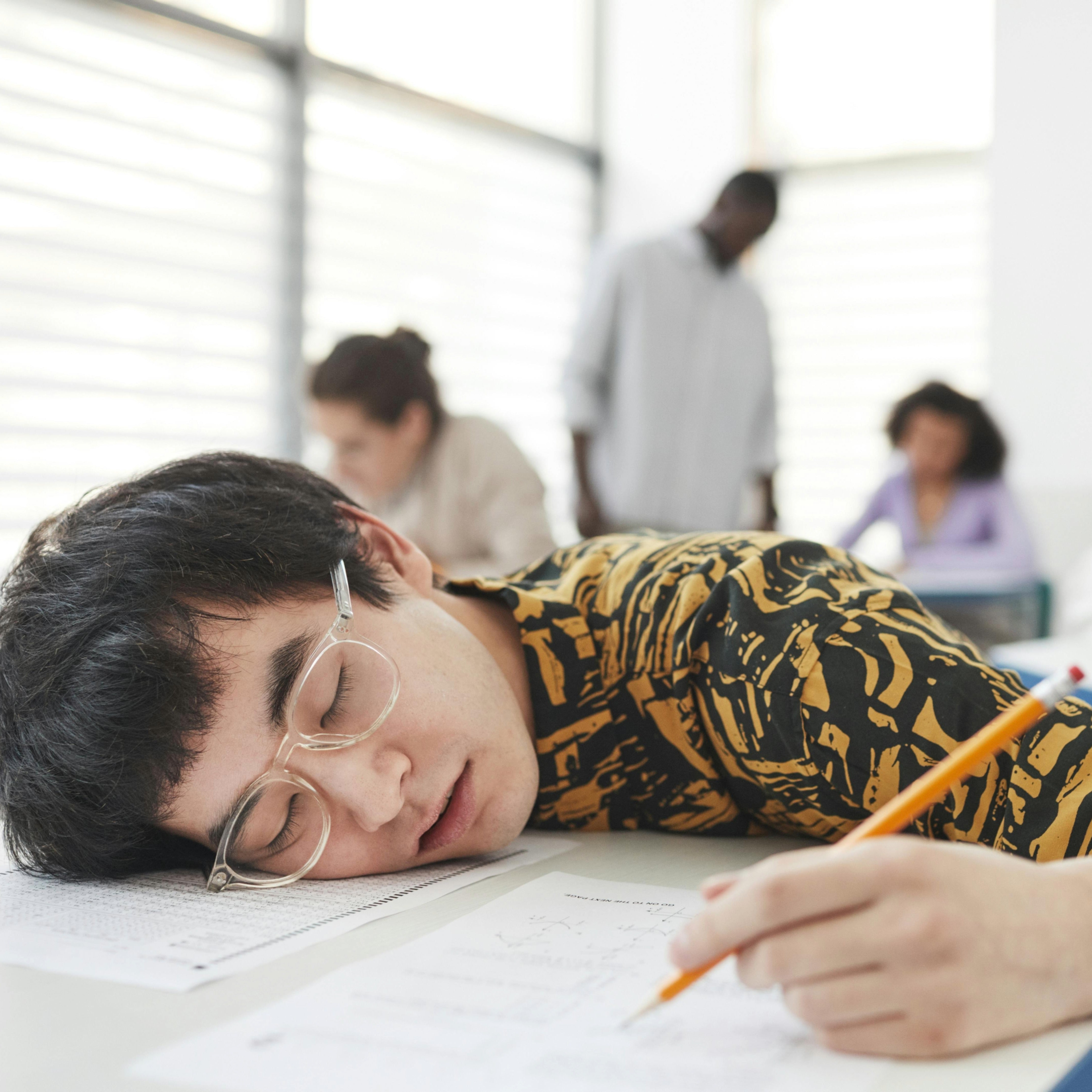 考生必看!讀生提神喝什麼?挑對健康機能飲料,不靠咖啡因也有效